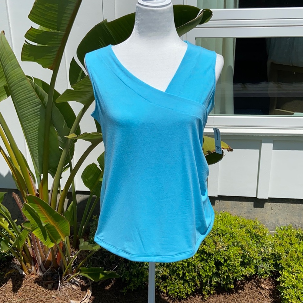 NWT New Directions M and L sleeveless surplice top